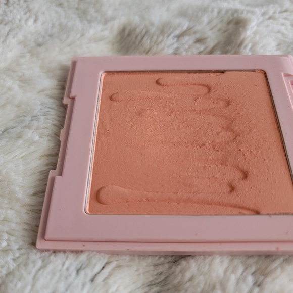 Kitten Baby Pressed Powder Blush - Kylie Cosmetics - Picture 6 of 11